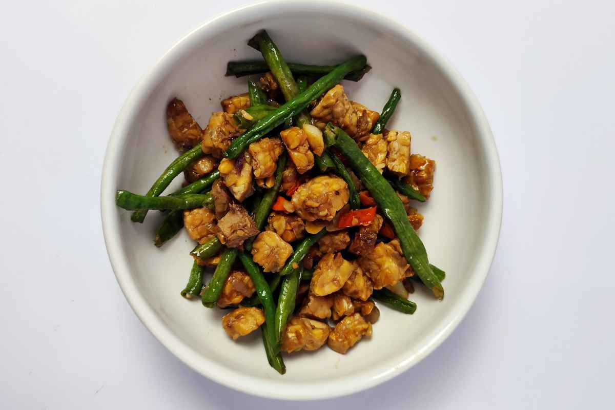 tempeh e fagiolini