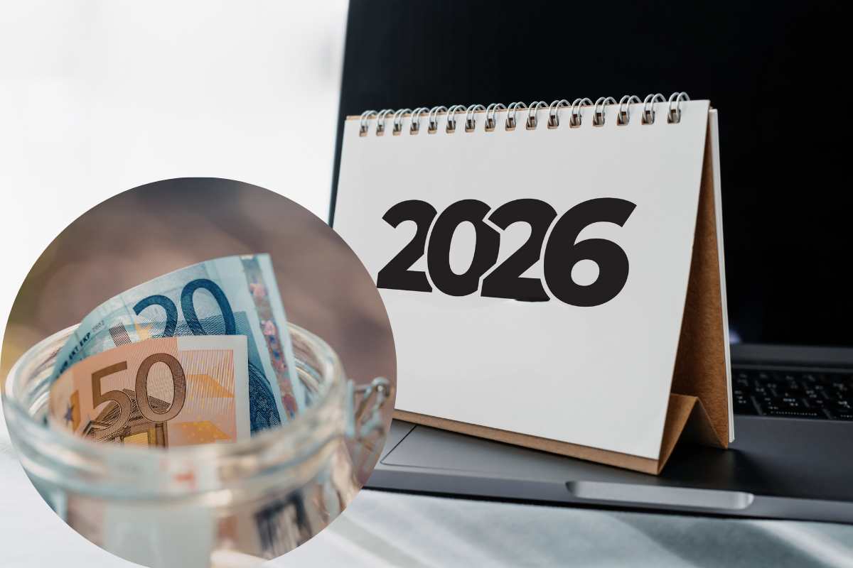 calendario 2026 e nel cerchio soldi in un portaoggetti