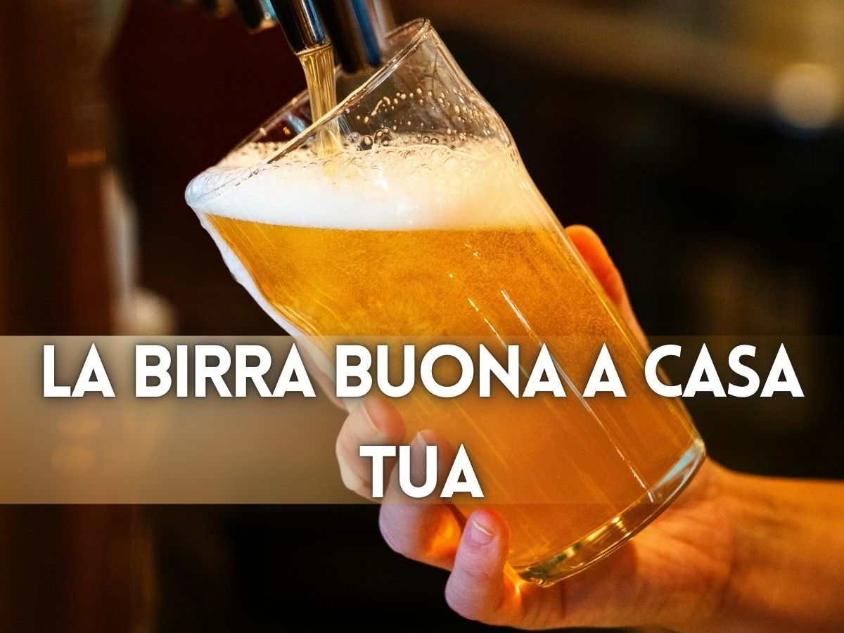 una birra che esce dallo spillatore