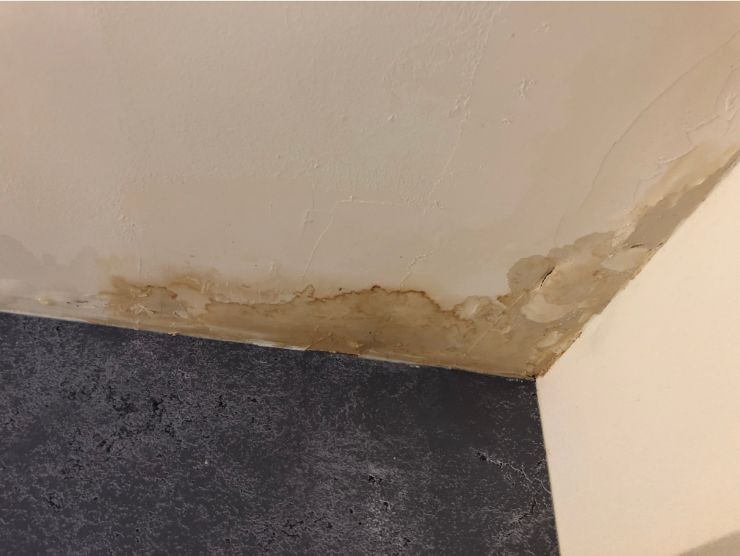 infiltrazione d'acqua in un soffitto