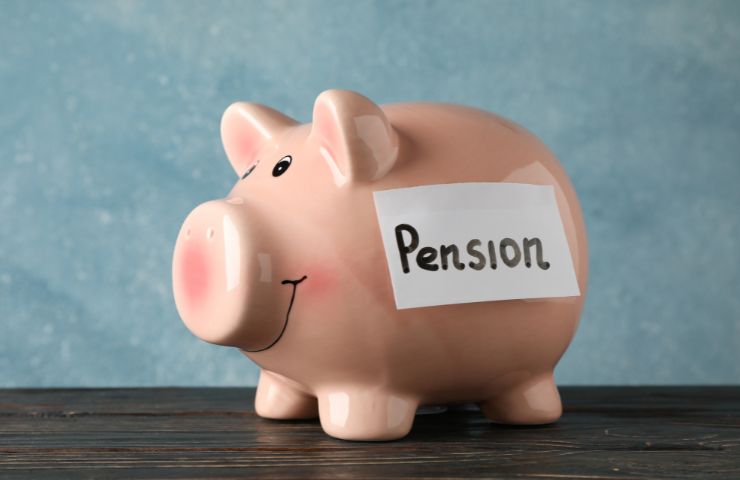 porcellino a salvadanaio con scritta pensione