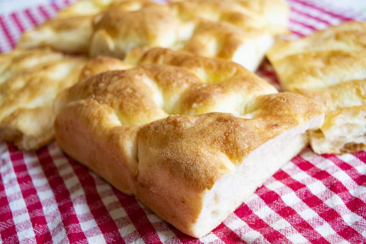 focaccia genovese a pezzi